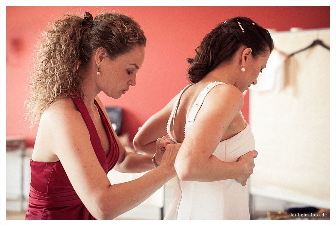 Ankleiden-Getting-Ready-Hochzeitsfotograf-Leifhelm-Foto-18